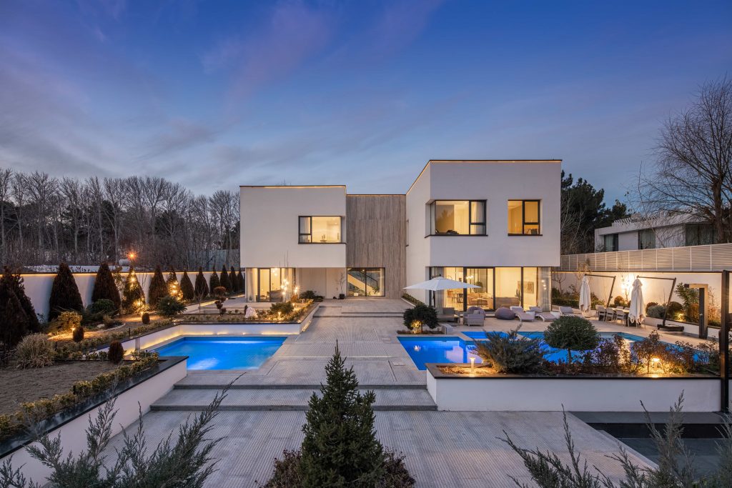 Cube Group Photography by Parham Raoufi